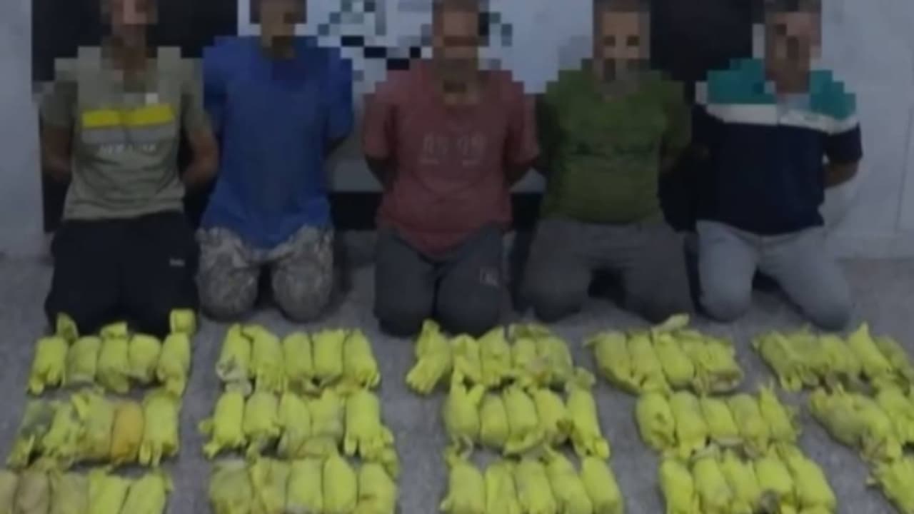 ബോട്ടിലുണ്ടായിരുന്നത് 5 പേർ, വാട്ടർ ടാങ്കിനടിയിൽ പരിശോധന; ശ്രമം പാളി, പിടികൂടിയത് കോടികൾ വിലയുള്ള ലഹരിമരുന്ന് ബോട്ടിലുണ്ടായിരുന്നത് 5 പേർ, വാട്ടർ ടാങ്കിനടിയിൽ പരിശോധന; ശ്രമം പാളി, പിടികൂടിയത് കോടികൾ വിലയുള്ള ലഹരിമരുന്ന്