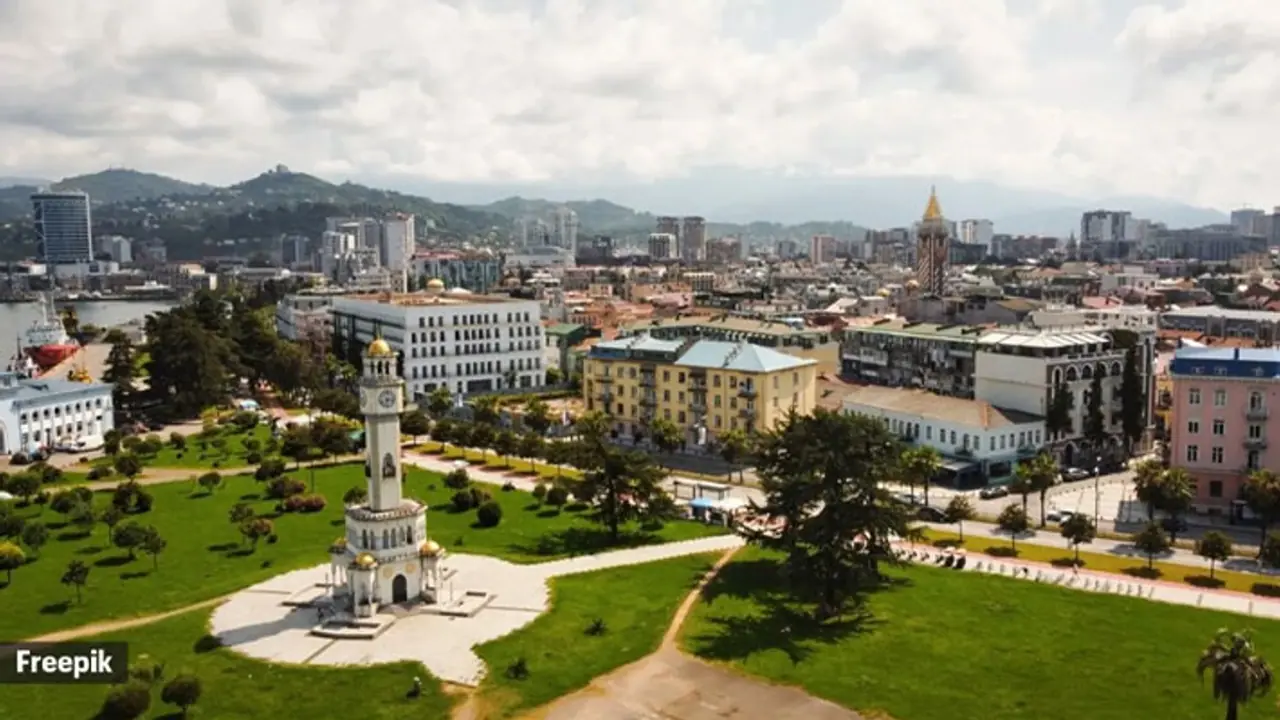 ആഹാ അടിപൊളി! ടൂറും പോകാം, ജോലിയും ചെയ്യാം! വേറിട്ടൊരു വിസയുമായി ഈ രാജ്യം! ആഹാ അടിപൊളി! ടൂറും പോകാം, ജോലിയും ചെയ്യാം! വേറിട്ടൊരു വിസയുമായി ഈ രാജ്യം!