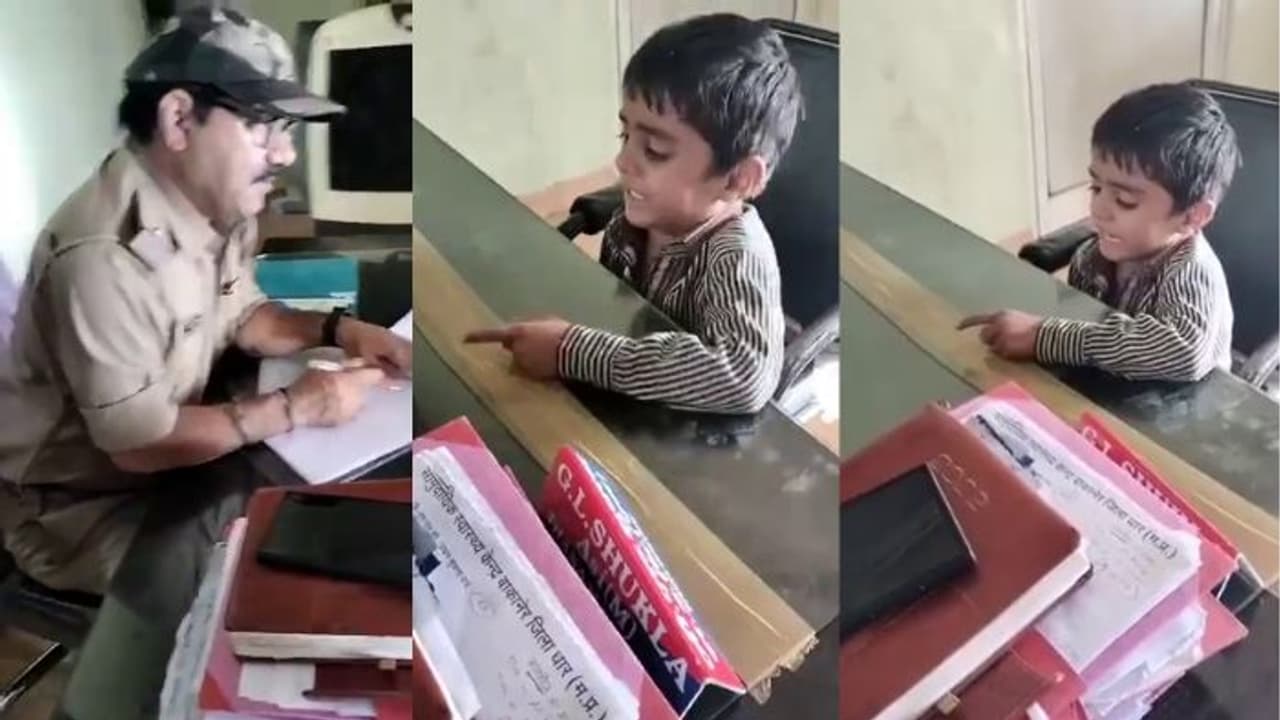 ನನ್ನ ತಂದೆಯನ್ನ ಜೈಲಿನೊಳಗೆ ಹಾಕಿ ಪೊಲೀಸ್ ಠಾಣೆಗೆ ಬಂದು ದೂರು ಸಲ್ಲಿಸಿದ 5ರ ಪೋರ ನನ್ನ ತಂದೆಯನ್ನ ಜೈಲಿನೊಳಗೆ ಹಾಕಿ ಪೊಲೀಸ್ ಠಾಣೆಗೆ ಬಂದು ದೂರು ಸಲ್ಲಿಸಿದ 5ರ ಪೋರ