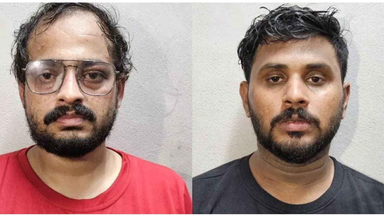 കൈകാണിച്ചിട്ടും പാഞ്ഞ് കാർ, ചേസ് ചെയ്ത് പൊലീസ്; വിദഗ്ധമായി ഒളിപ്പിച്ച എംഡിഎംഎ പിടിച്ചു, സ്കൂൾമാനേജർ അറസ്റ്റിൽ കൈകാണിച്ചിട്ടും പാഞ്ഞ് കാർ, ചേസ് ചെയ്ത് പൊലീസ്; വിദഗ്ധമായി ഒളിപ്പിച്ച എംഡിഎംഎ പിടിച്ചു, സ്കൂൾമാനേജർ അറസ്റ്റിൽ