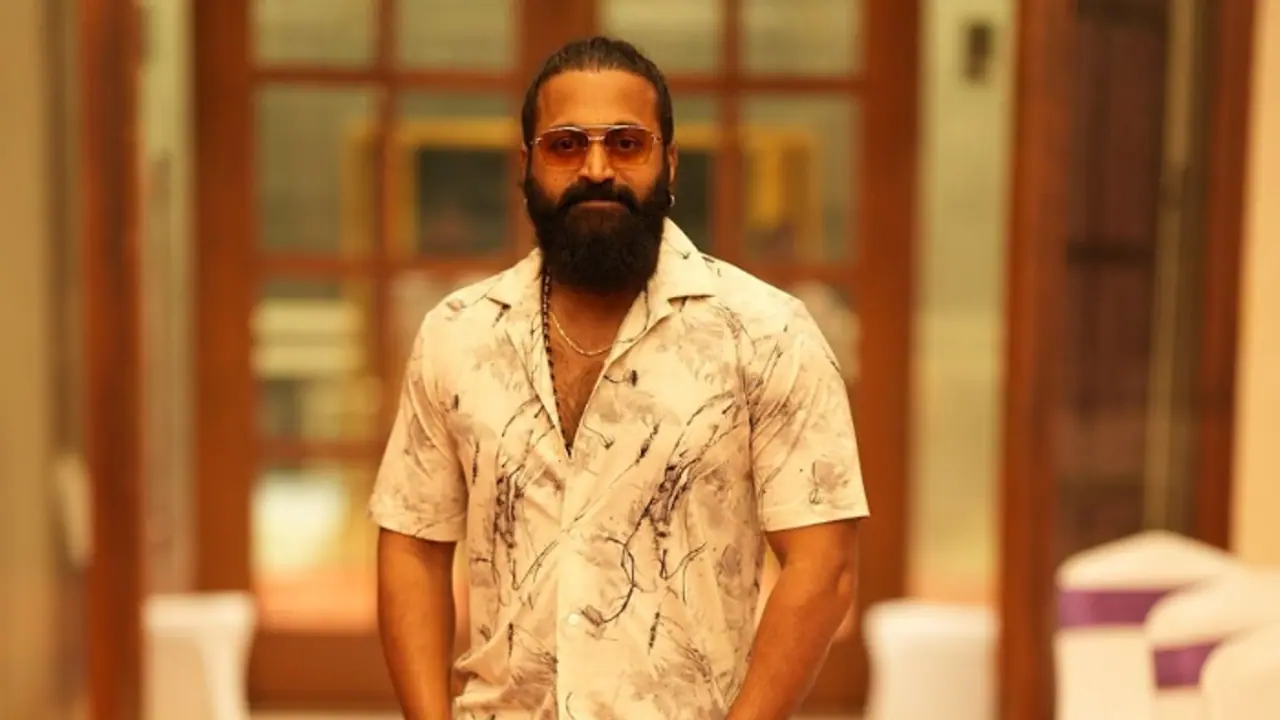 Rishab Shetty slams Bollywood's negative portrayal of India; Reddit calls out Kantara's waist pinching scene