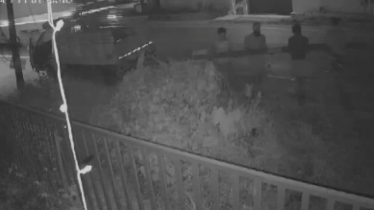 വയറുകൾ മുറിച്ച് ഇളക്കി മാറ്റും പിന്നാലെ അടിച്ച് മാറ്റും, പാലക്കാട് ടെലിഫോൺ തൂണ് മോഷണം പതിവ് വയറുകൾ മുറിച്ച് ഇളക്കി മാറ്റും പിന്നാലെ അടിച്ച് മാറ്റും, പാലക്കാട് ടെലിഫോൺ തൂണ് മോഷണം പതിവ്