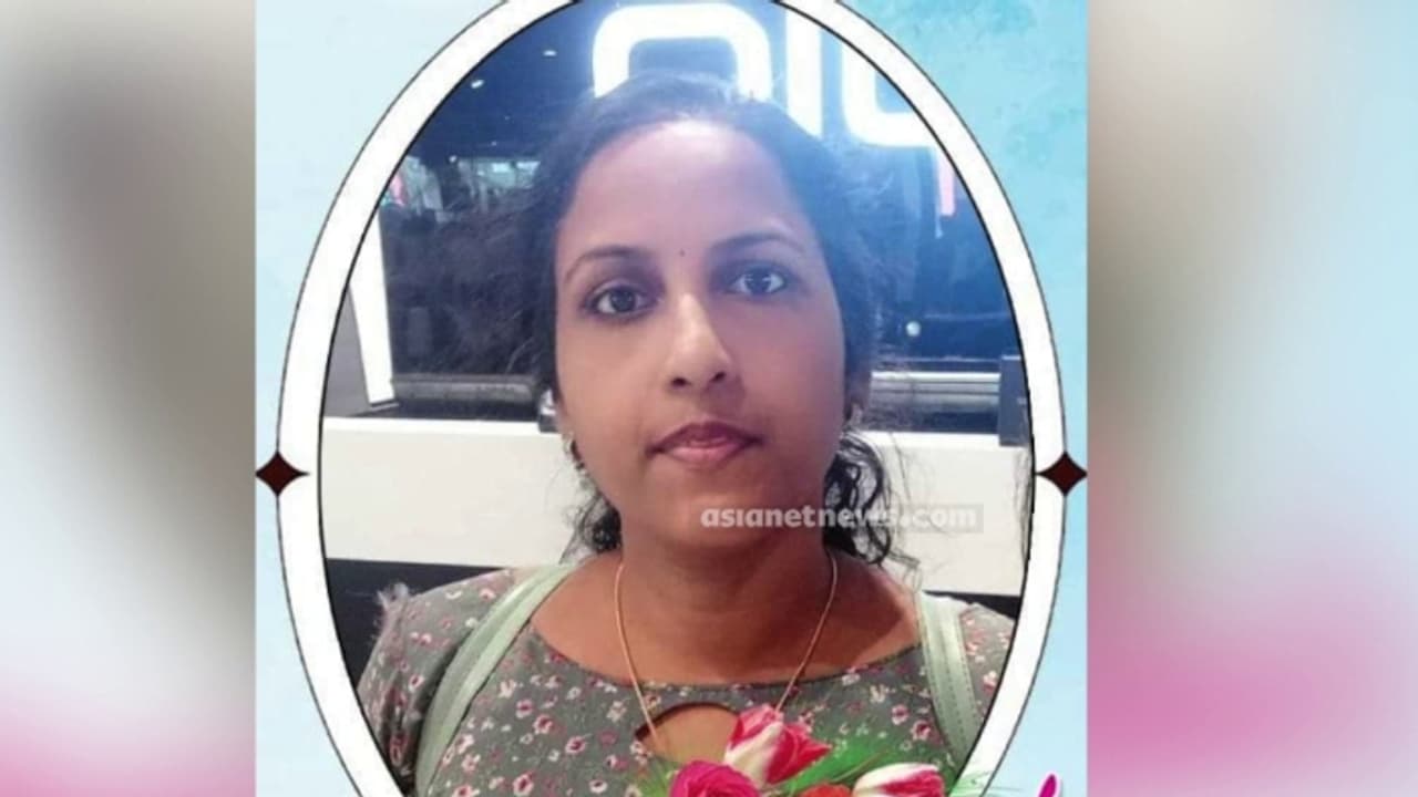 ധനകാര്യ സ്ഥാപനത്തിലെ ശുചിമുറിയിൽ യുവതി തീ കൊളുത്തി മരിച്ച നിലയിൽ