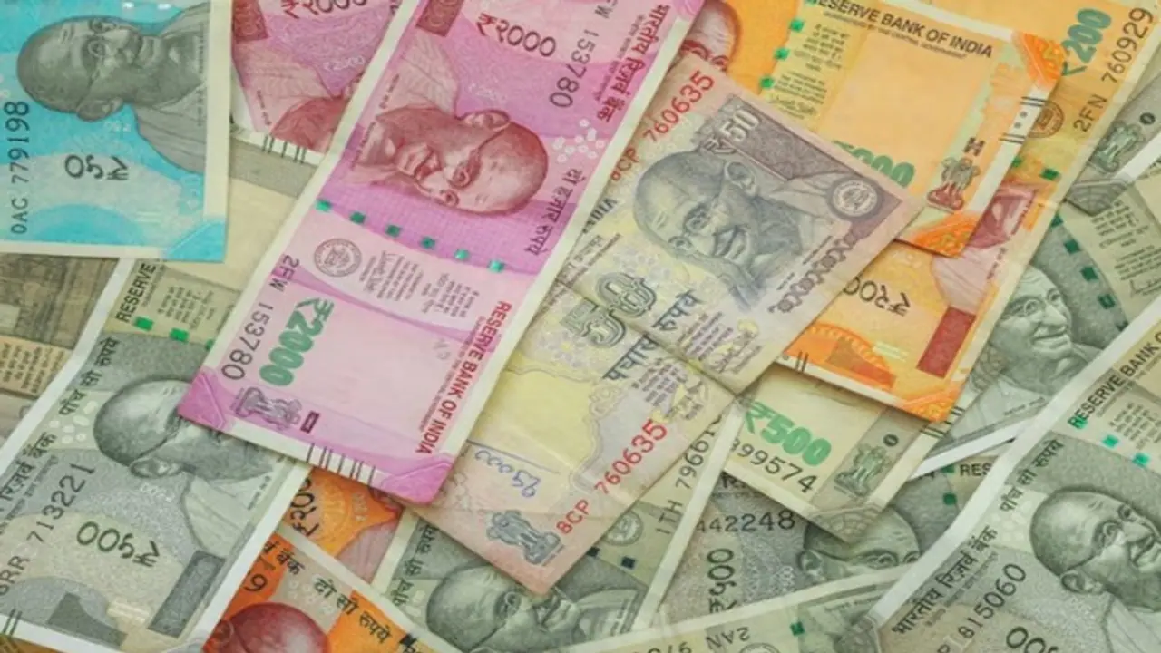 घर बैठे करें इन 4 सरकारी योजनाओं से कमाई, महिलाओं के लिए बेहतरीन मौका