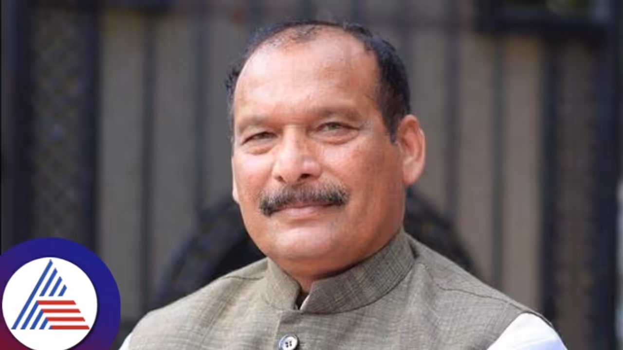 ನನ್ನ ವಿರುದ್ದ ಕಾನೂನು ಹೋರಾಟ ಮಾಡಿ, ಕಲ್ಲು ಎಸೆಯೋದಲ್ಲ: ಕಾಂಗ್ರೆಸ್ ಎಂಎಲ್ಸಿ ಐವನ್ ಡಿಸೋಜಾ ಕಿಡಿ ನನ್ನ ವಿರುದ್ದ ಕಾನೂನು ಹೋರಾಟ ಮಾಡಿ, ಕಲ್ಲು ಎಸೆಯೋದಲ್ಲ: ಕಾಂಗ್ರೆಸ್ ಎಂಎಲ್ಸಿ ಐವನ್ ಡಿಸೋಜಾ ಕಿಡಿ