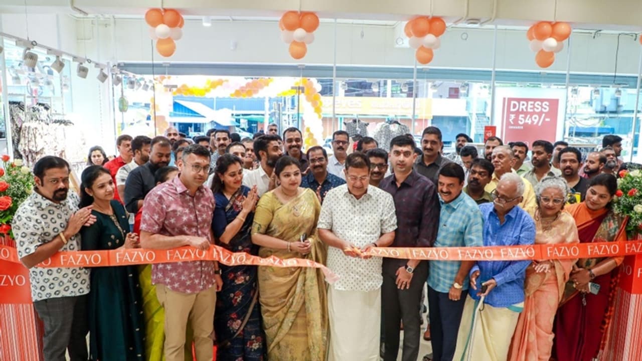 കല്യാൺ സിൽക്സ് ഫാസ്റ്റ് ഫാഷൻ ബ്രാൻഡ് ഫാസ്യോ ഷോറൂം പാലക്കാട് ആരംഭിച്ചു കല്യാൺ സിൽക്സ് ഫാസ്റ്റ് ഫാഷൻ ബ്രാൻഡ് ഫാസ്യോ ഷോറൂം പാലക്കാട് ആരംഭിച്ചു