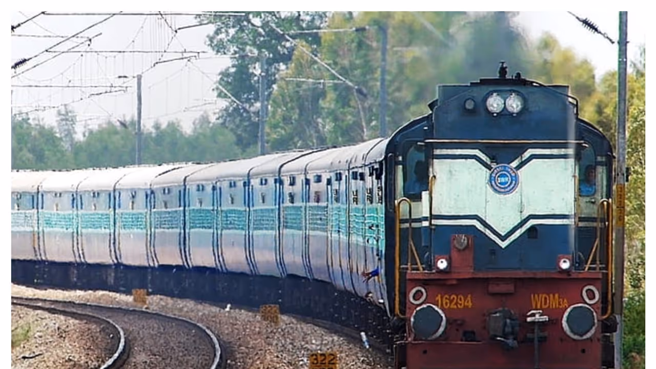 Kerala: 3 Kottayam women die after being struck by train at Kanhangad station