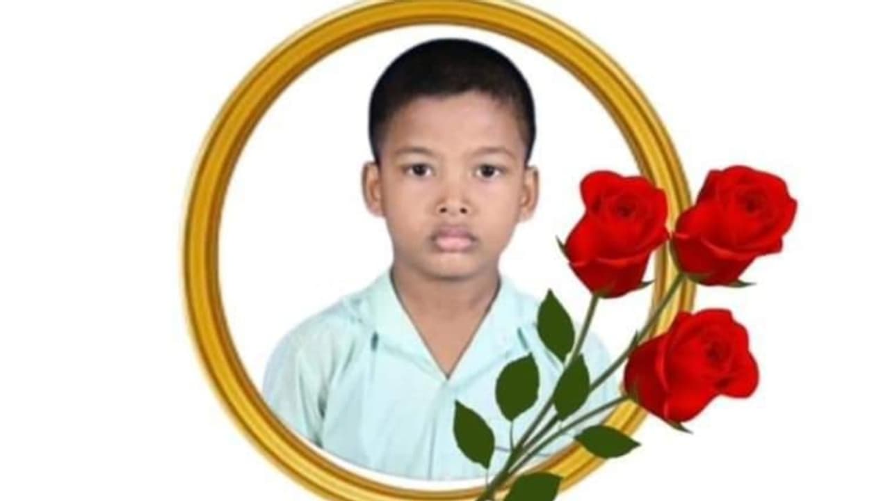 അതിഥി തൊഴിലാളിയുടെ മകന്റെ മൃതദേഹം ഖബറടക്കാൻ അനുവദിച്ചില്ല, മലപ്പുറം മുത്തുവത്ത് പറമ്പിൽ വിവാദം അതിഥി തൊഴിലാളിയുടെ മകന്റെ മൃതദേഹം ഖബറടക്കാൻ അനുവദിച്ചില്ല, മലപ്പുറം മുത്തുവത്ത് പറമ്പിൽ വിവാദം