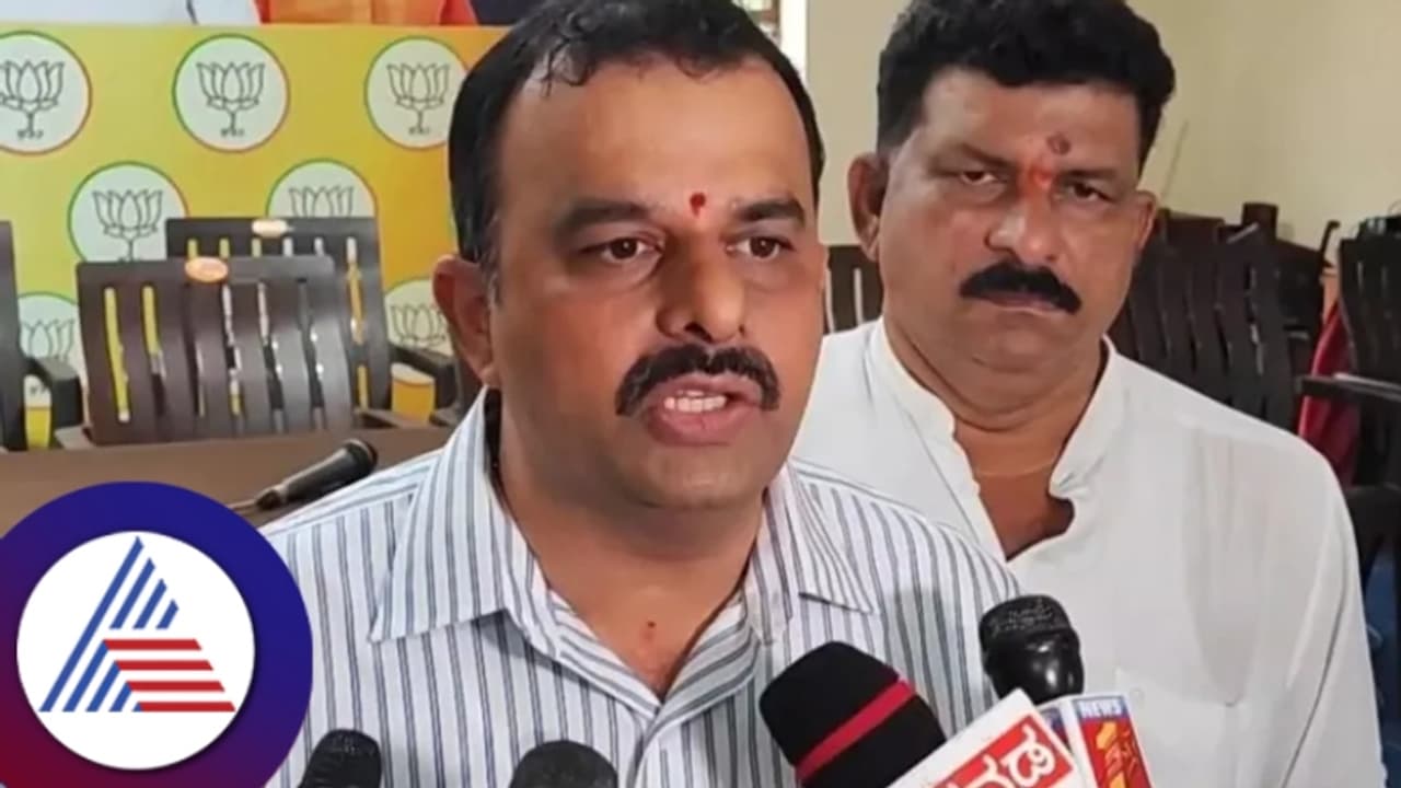 ಗ್ಯಾರಂಟಿಗೆ ಹಣ ಹೊಂದಿಸಲು ರೇಷನ್ ಕಾರ್ಡ್ ರದ್ದು: ಕಾಂಗ್ರೆಸ್ ಸರ್ಕಾರದ ವಿರುದ್ಧ ಹರಿಹಾಯ್ದ ಸುನಿಲ್ ಕುಮಾರ್ ಗ್ಯಾರಂಟಿಗೆ ಹಣ ಹೊಂದಿಸಲು ರೇಷನ್ ಕಾರ್ಡ್ ರದ್ದು: ಕಾಂಗ್ರೆಸ್ ಸರ್ಕಾರದ ವಿರುದ್ಧ ಹರಿಹಾಯ್ದ ಸುನಿಲ್ ಕುಮಾರ್