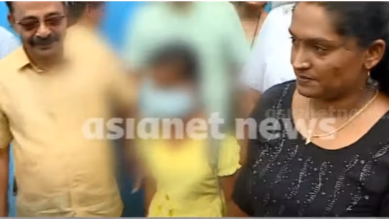 കഴക്കൂട്ടത്ത് നിന്ന് കാണാതായ 13കാരിയുമായി പൊലീസ് കേരളത്തിലേക്ക്; നാളെ തിരുവനന്തപുരത്തെത്തും കഴക്കൂട്ടത്ത് നിന്ന് കാണാതായ 13കാരിയുമായി പൊലീസ് കേരളത്തിലേക്ക്; നാളെ തിരുവനന്തപുരത്തെത്തും