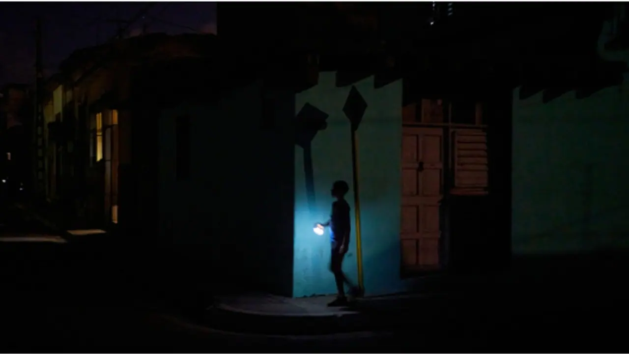 ദിവസത്തിൽ 14 മണിക്കൂറിലധികം വൈദ്യുതിയില്ല, ഈ കമ്മ്യൂണിസ്റ്റ് രാജ്യം നേരിടുന്നത് ഗുരുതര വൈദ്യുതി പ്രതിസന്ധി ദിവസത്തിൽ 14 മണിക്കൂറിലധികം വൈദ്യുതിയില്ല, ഈ കമ്മ്യൂണിസ്റ്റ് രാജ്യം നേരിടുന്നത് ഗുരുതര വൈദ്യുതി പ്രതിസന്ധി