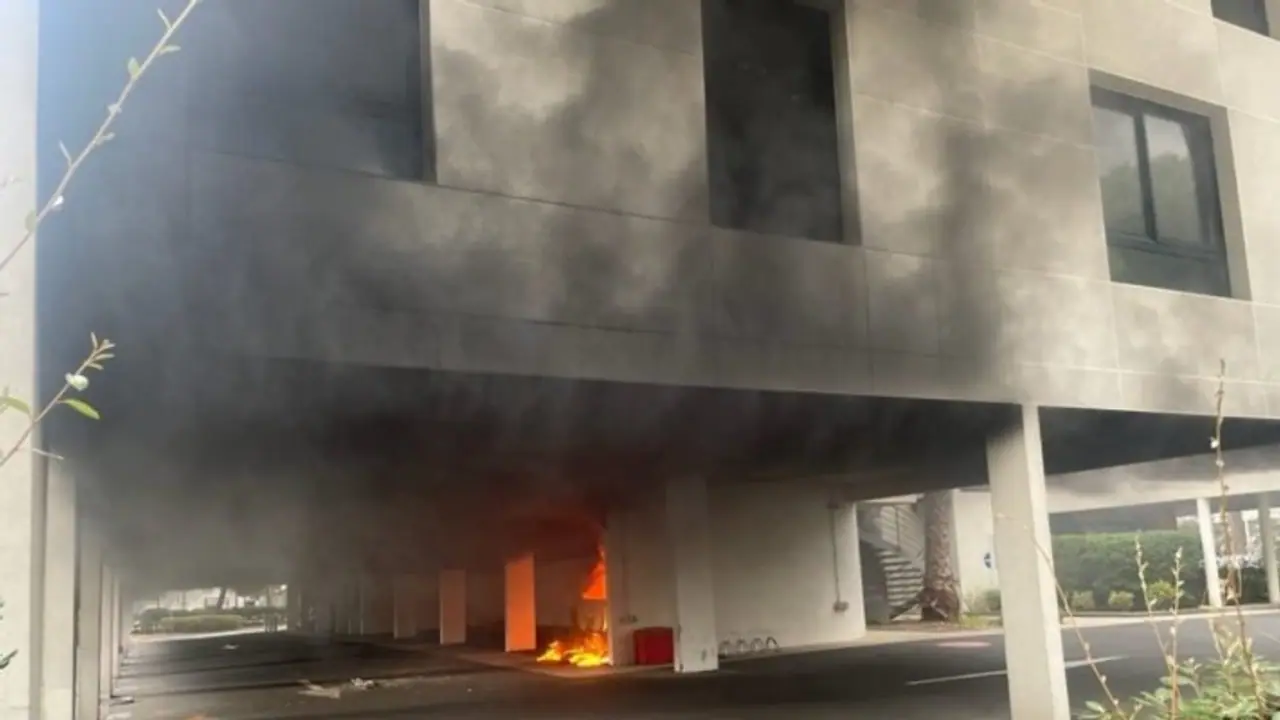 Attempted arson attack at synagogue in southern France causes explosion, injures police officer (WATCH) Attempted arson attack at synagogue in southern France causes explosion, injures police officer (WATCH)