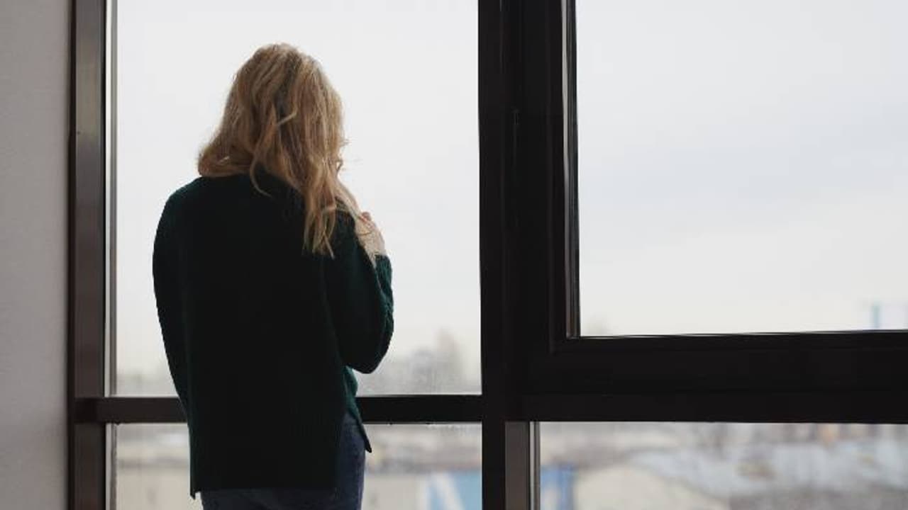 ആഘോഷത്തിനിടെ മേലുദ്യോ​ഗസ്ഥനെ ചുംബിക്കണമെന്ന് ഭീഷണി, ജോലി രാജിവച്ച് യുവതി, സംഭവം വിയറ്റ്നാമില്‍