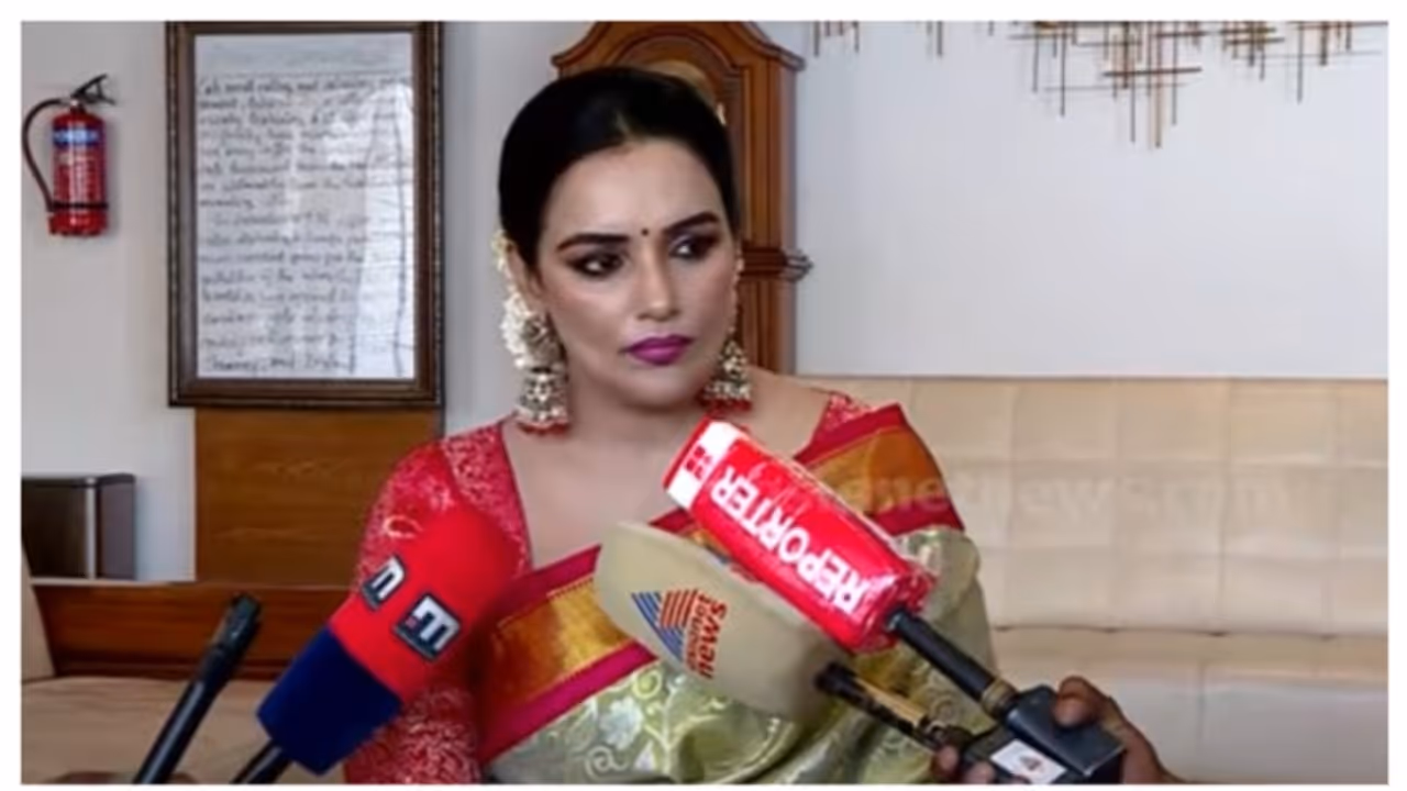 'സിനിമയിൽ പവർ​ഗ്രൂപ്പുണ്ടാകാം, അതിൽ സ്ത്രീകളുമുണ്ടാകാം, കോൺക്ലേവ് പ്രശ്നങ്ങൾക്കുള്ള പരിഹാരമല്ല'