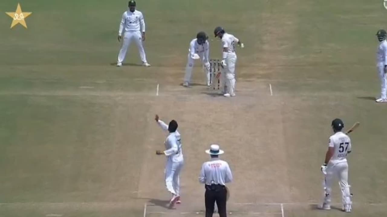 കലിപ്പനായി വീണ്ടും ഷാക്കിബ്, റിസ്വാനെതിരെ പന്ത് വലിച്ചെറിഞ്ഞു, ഇടപെട്ട് അമ്പയര് കലിപ്പനായി വീണ്ടും ഷാക്കിബ്, റിസ്വാനെതിരെ പന്ത് വലിച്ചെറിഞ്ഞു, ഇടപെട്ട് അമ്പയര്