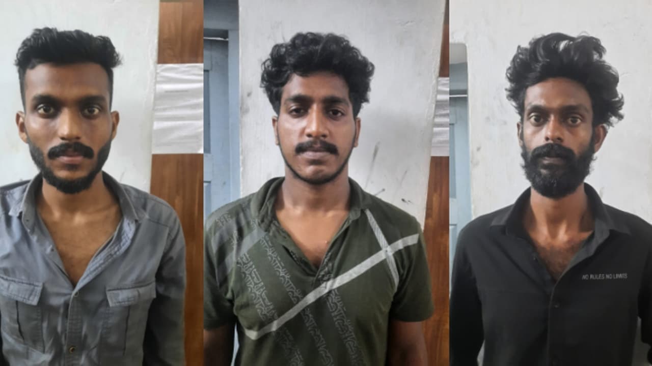 രാത്രി യാത്രക്കാരുടെ മുന്പില് വച്ച് ബസ് ജീവനക്കാർക്ക് മർദ്ദനം, അക്രമി സംഘം അറസ്റ്റില് രാത്രി യാത്രക്കാരുടെ മുന്പില് വച്ച് ബസ് ജീവനക്കാർക്ക് മർദ്ദനം, അക്രമി സംഘം അറസ്റ്റില്