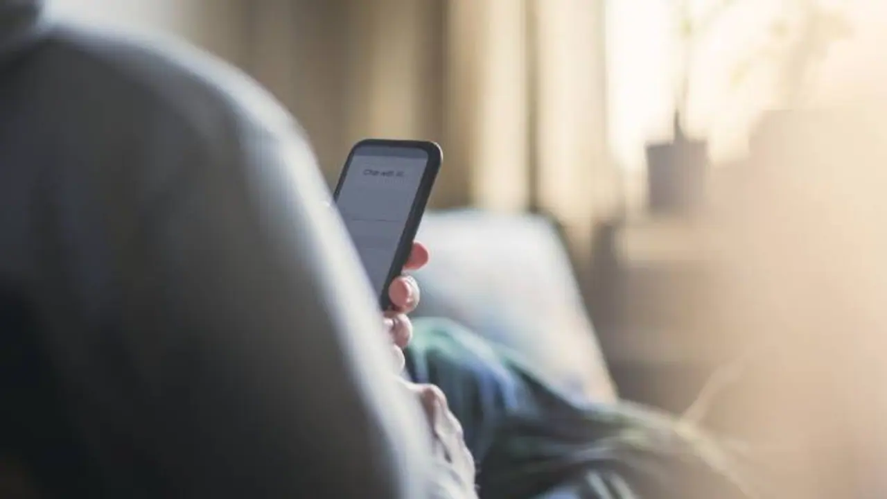 നിങ്ങളെപ്പോലൊരാളെ സ്നേഹിച്ചതിൽ വെറുപ്പ് തോന്നുന്നു; ചാറ്റ്ജിപിടിയെഴുതിയ ബ്രേക്കപ്പ് ലെറ്റർ‌ കണ്ടാല്‍ സഹിക്കൂല