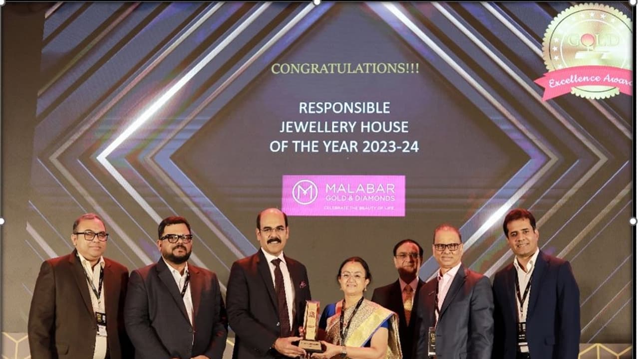 ಮಲಬಾರ್ ಗೋಲ್ಡ್ & ಡೈಮಂಡ್ಸ್ಗೆ ಪ್ರತಿಷ್ಠಿತ ರೆಸ್ಪಾನ್ಸಿಬಲ್ ಜ್ಯುವೆಲ್ಲರಿ ಹೌಸ್ ಅವಾರ್ಡ್ ಮಲಬಾರ್ ಗೋಲ್ಡ್ & ಡೈಮಂಡ್ಸ್ಗೆ ಪ್ರತಿಷ್ಠಿತ ರೆಸ್ಪಾನ್ಸಿಬಲ್ ಜ್ಯುವೆಲ್ಲರಿ ಹೌಸ್ ಅವಾರ್ಡ್