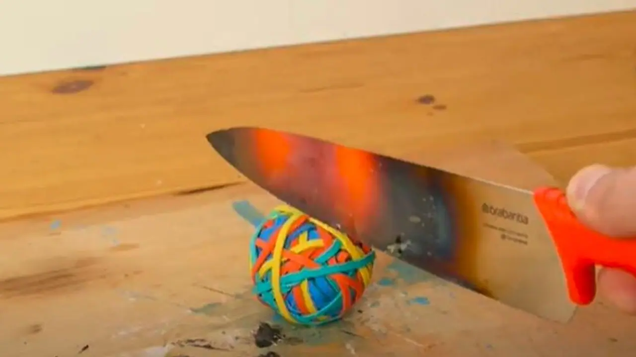 ಚಾಕು ಬಿಸಿ ಮಾಡಿ ಮಕ್ಕಳ ಮರ್ಮಾಂಗದ ಮೇಲಿಟ್ಟು ಮಲತಾಯಿಯ ಕ್ರೌರ್ಯ ಚಾಕು ಬಿಸಿ ಮಾಡಿ ಮಕ್ಕಳ ಮರ್ಮಾಂಗದ ಮೇಲಿಟ್ಟು ಮಲತಾಯಿಯ ಕ್ರೌರ್ಯ