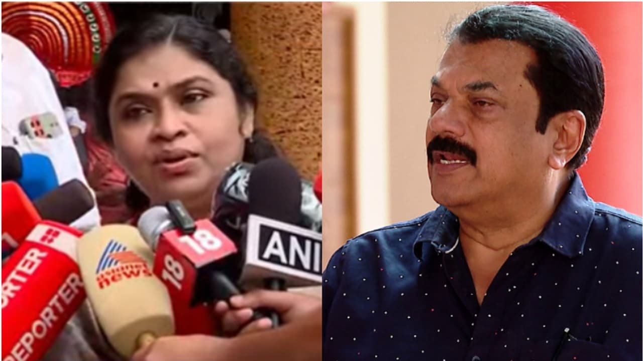 'മുകേഷ് പദവികൾ ഒഴിയണം, ആരോപണ വിധേയർ പദവി ഒഴിഞ്ഞ് അന്വേഷണം നേരിടണം': നടി ഗായത്രി വർഷ 'മുകേഷ് പദവികൾ ഒഴിയണം, ആരോപണ വിധേയർ പദവി ഒഴിഞ്ഞ് അന്വേഷണം നേരിടണം': നടി ഗായത്രി വർഷ