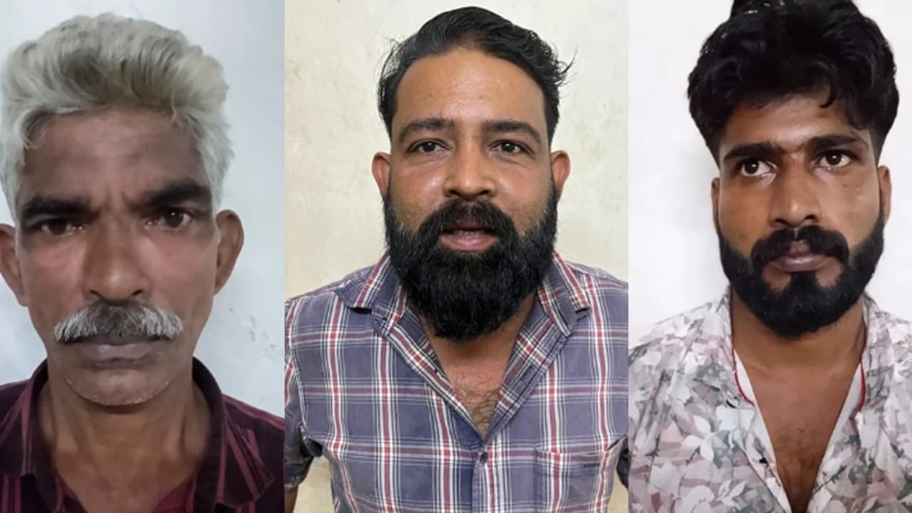 രാത്രി നിർത്തിയിട്ട വാഹനം രാവിലെ സ്റ്റാർട്ടായില്ല, ബാറ്ററി അടിച്ച് മാറ്റിയ മോഷ്ടാക്കളെ കയ്യോടെ പിടികൂടി യുവാവ്