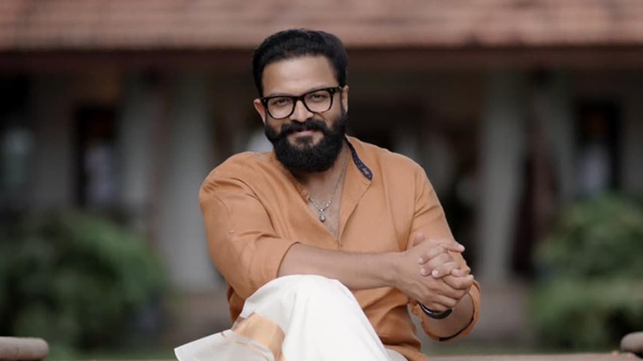 നടൻ ജയസൂര്യയ്ക്കെതിരെ വീണ്ടും കേസ്; ഷൂട്ടിങ് ലോക്കേഷനില്‍ നടിക്കുനേരെ ലൈംഗികാതിക്രമം നടത്തിയെന്ന് പരാതി