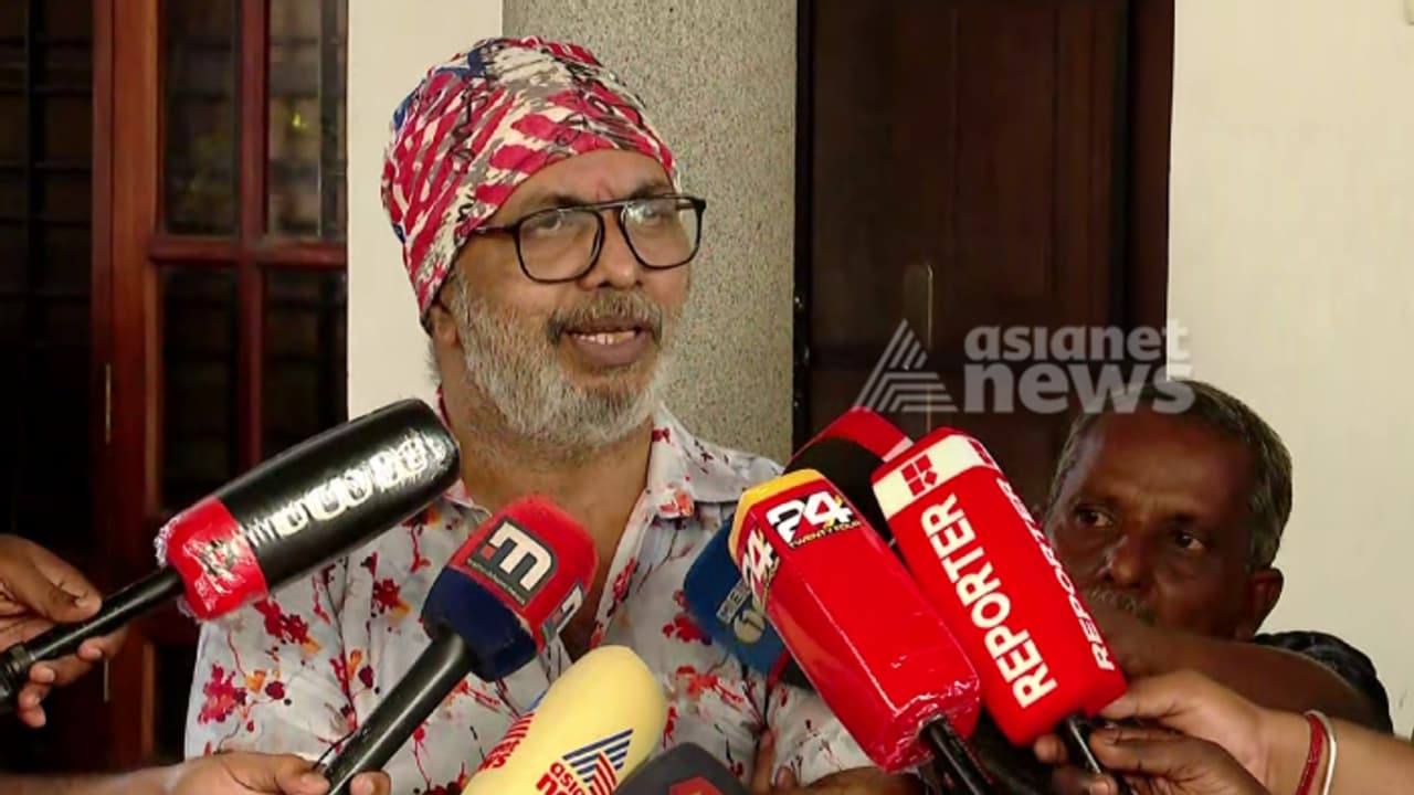 രാജി ഉത്തരംമുട്ടിയപ്പോഴുള്ള എടുത്തുചാട്ടം, കാലത്തിന്റെ കാവ്യനീതിയെന്ന് അച്ഛന് തോന്നുന്നുണ്ടാകും: ഷമ്മി തിലകൻ രാജി ഉത്തരംമുട്ടിയപ്പോഴുള്ള എടുത്തുചാട്ടം, കാലത്തിന്റെ കാവ്യനീതിയെന്ന് അച്ഛന് തോന്നുന്നുണ്ടാകും: ഷമ്മി തിലകൻ