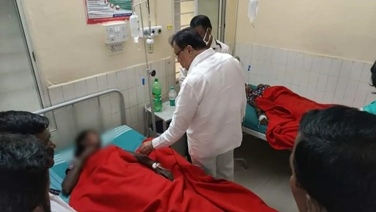 ತುಮಕೂರು: ದೇವರ ಕಾರ್ಯಕ್ರಮದಲ್ಲಿ ಪ್ರಸಾದ ಸೇವಿಸಿ ಇಬ್ಬರು ಸಾವು, ಆಸ್ಪತ್ರೆಕ್ಕೆ ಸಚಿವ ರಾಜಣ್ಣ ಭೇಟಿ ತುಮಕೂರು: ದೇವರ ಕಾರ್ಯಕ್ರಮದಲ್ಲಿ ಪ್ರಸಾದ ಸೇವಿಸಿ ಇಬ್ಬರು ಸಾವು, ಆಸ್ಪತ್ರೆಕ್ಕೆ ಸಚಿವ ರಾಜಣ್ಣ ಭೇಟಿ