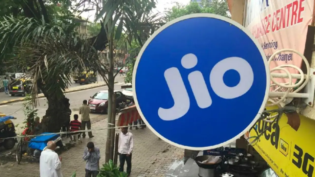 Jio DOWN! Several users report network outage across country; netizens can't keep calm