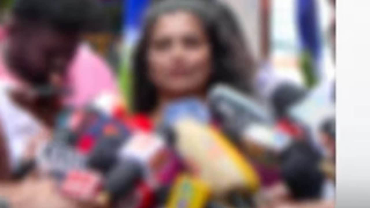 വ്യക്തിപരമായ നേട്ടത്തിനല്ല പരാതി നൽകിയത്, വീട്ടുകാരെ ബോധ്യപ്പെടുത്തിയ ശേഷം നടന്റെ പേര് പറയും; പരാതിപ്പെട്ട നടി