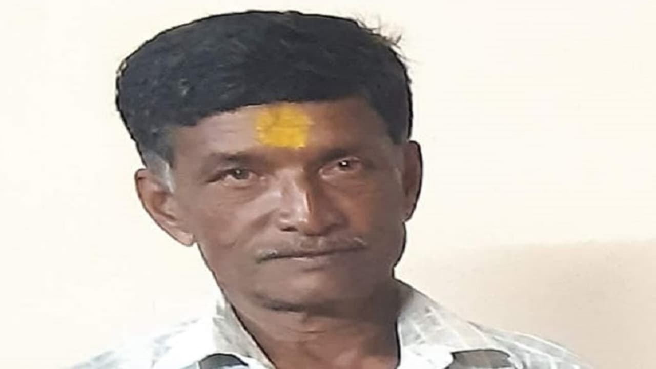 ಚಿಕ್ಕೋಡಿ: ಮರಕ್ಕೆ ನೇಣು ಬಿಗಿದುಕೊಂಡು 60 ವರ್ಷದ ವೃದ್ಧ ಆತ್ಮಹತ್ಯೆ