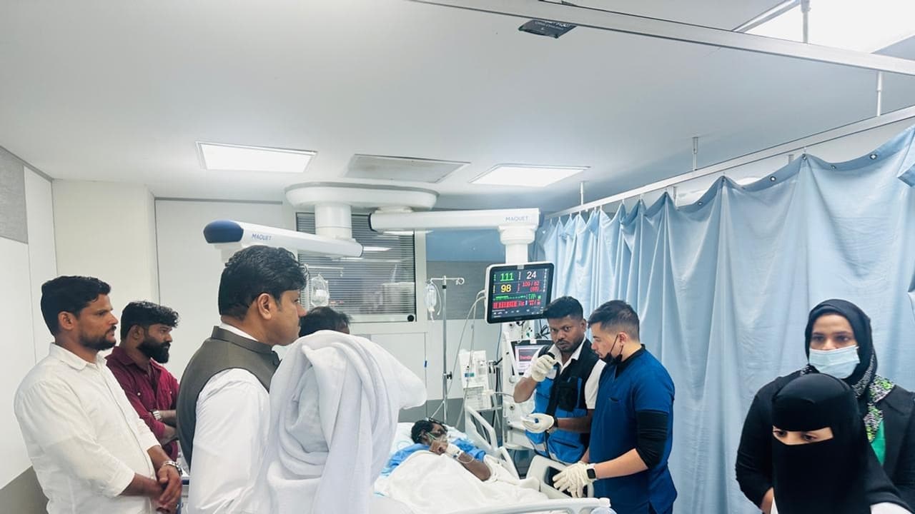 ക്യാൻസർ ബാധിച്ച് രണ്ട് മാസമായി സൗദിയിലെ ആശുപത്രിയിൽ ചികിത്സയിൽ; ആലപ്പുഴ സ്വദേശിയെ നാട്ടിലെത്തിച്ചു ക്യാൻസർ ബാധിച്ച് രണ്ട് മാസമായി സൗദിയിലെ ആശുപത്രിയിൽ ചികിത്സയിൽ; ആലപ്പുഴ സ്വദേശിയെ നാട്ടിലെത്തിച്ചു