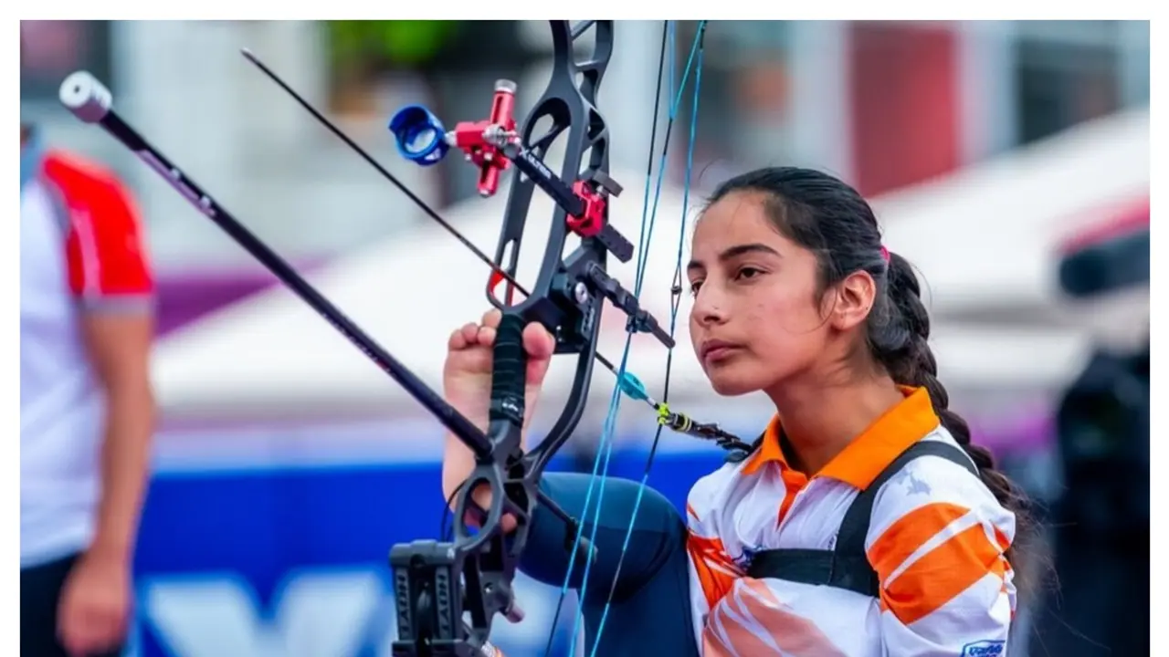 ಮೊದಲ ದಿನವೇ ಎರಡೂ ಕೈಗಳಿಲ್ಲದ ಆರ್ಚರಿ ಪಟು ಶೀತಲ್ ದೇವಿ ವಿಶ್ವದಾಖಲೆ! ವಿಡಿಯೋ ವೈರಲ್ ಮೊದಲ ದಿನವೇ ಎರಡೂ ಕೈಗಳಿಲ್ಲದ ಆರ್ಚರಿ ಪಟು ಶೀತಲ್ ದೇವಿ ವಿಶ್ವದಾಖಲೆ! ವಿಡಿಯೋ ವೈರಲ್