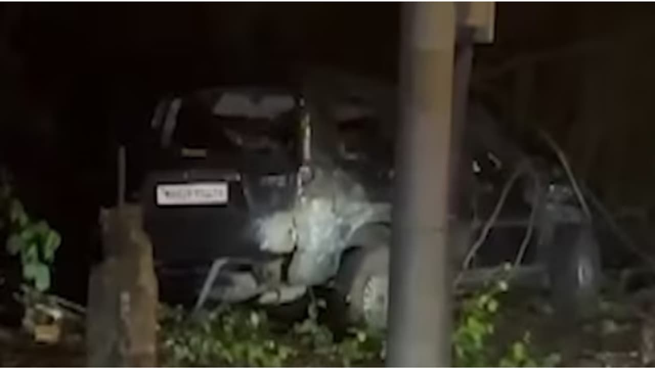 17കാരൻ ഓടിച്ച കാർ ബൈക്കിൽ ഇടിച്ചു; പാൽ വിതരണത്തിന് പോവുകയായിരുന്ന യുവാവ് മരിച്ചു 17കാരൻ ഓടിച്ച കാർ ബൈക്കിൽ ഇടിച്ചു; പാൽ വിതരണത്തിന് പോവുകയായിരുന്ന യുവാവ് മരിച്ചു