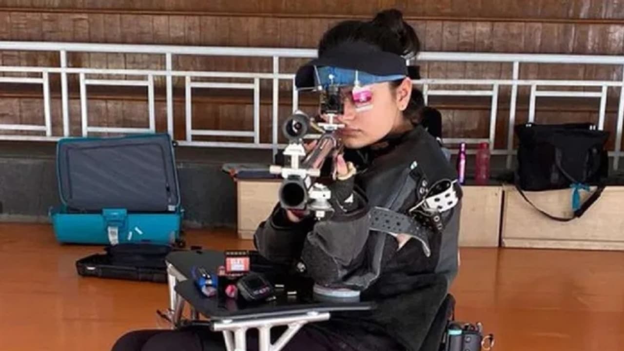 பாரிஸ் பாராலிம்பிக் போட்டிகள் 2024: அவனி லெகாரா, மோனா அகர்வால் இறுதிப் போட்டிக்குத் தகுதி! பாரிஸ் பாராலிம்பிக் போட்டிகள் 2024: அவனி லெகாரா, மோனா அகர்வால் இறுதிப் போட்டிக்குத் தகுதி!