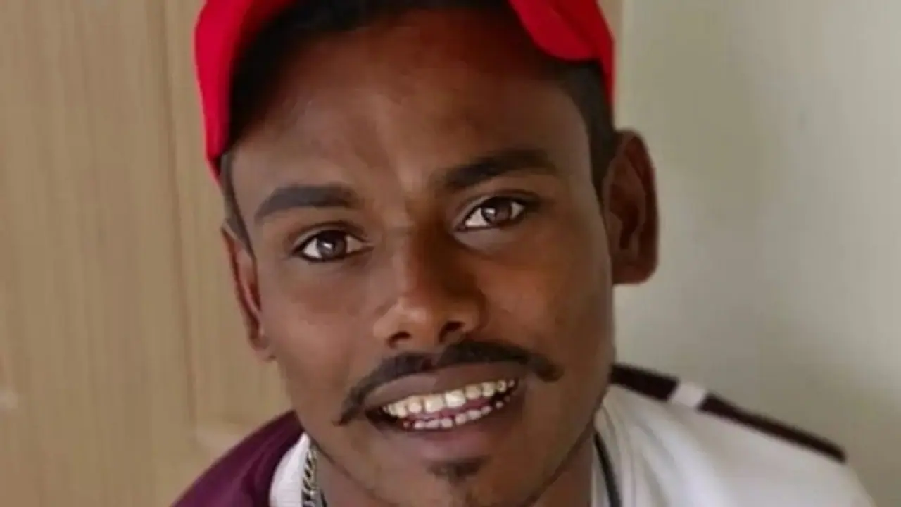 ಕೋಲಾರ: ನಕಲಿ ವೈದ್ಯನ ಚಿಕಿತ್ಸೆಯಿಂದ ಯುವಕ ಬಲಿ? ಕೋಲಾರ: ನಕಲಿ ವೈದ್ಯನ ಚಿಕಿತ್ಸೆಯಿಂದ ಯುವಕ ಬಲಿ?