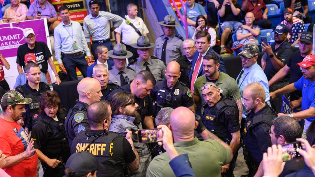 Man storms press area at Donald Trump rally in Johnstown, subdued with taser amid security concerns (WATCH) Man storms press area at Donald Trump rally in Johnstown, subdued with taser amid security concerns (WATCH)