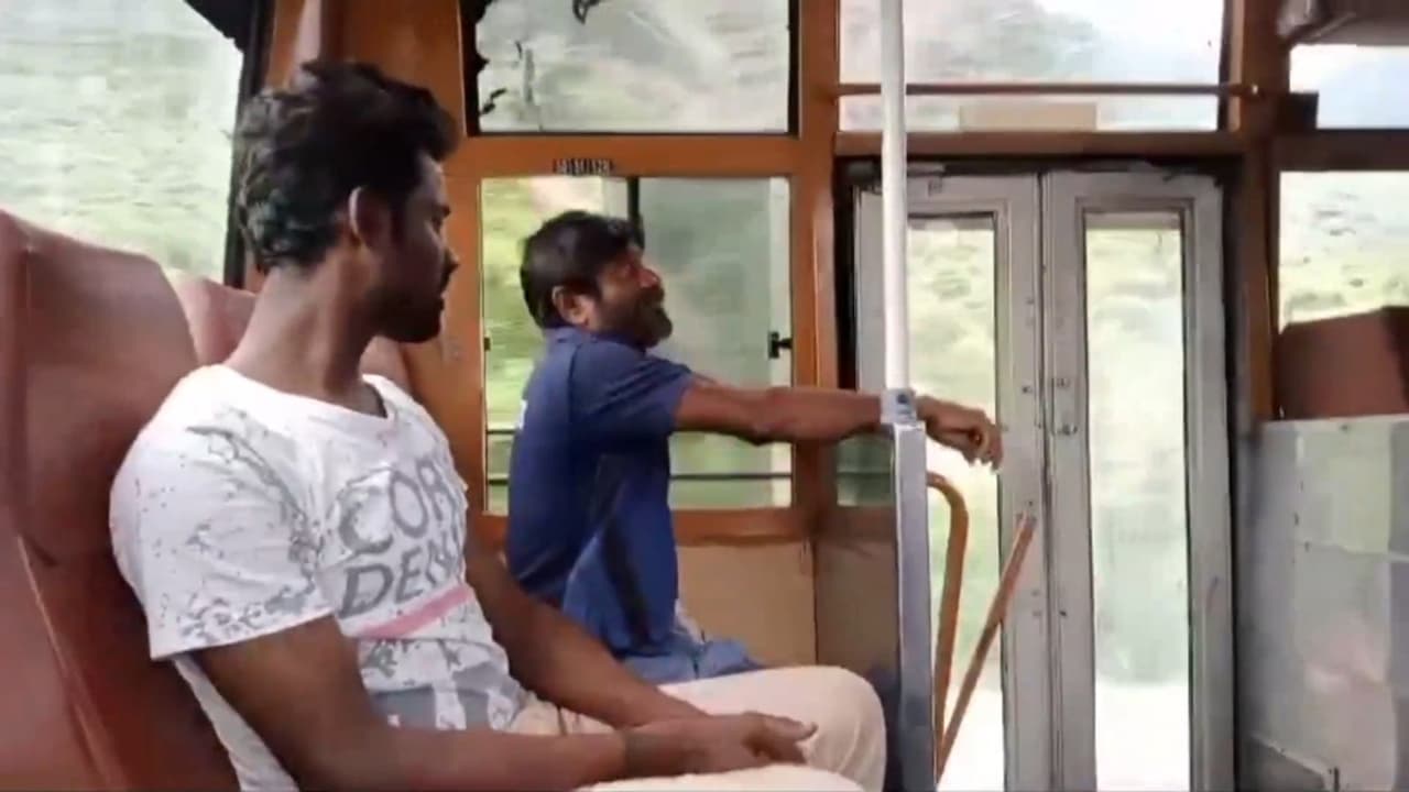 'டேய் நான் விசிக தலைவர் டா' எண்டயே டிக்கெட் கேக்குறியா? அரசு பேருந்தில் ஆசாமி அலப்பறை