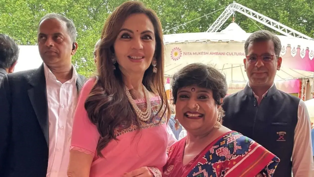 Veena Nagda’s first salary was Rs 25 for mehendi at the Ambanis; Artists reflects on her 38 years with them Veena Nagda’s first salary was Rs 25 for mehendi at the Ambanis; Artists reflects on her 38 years with them