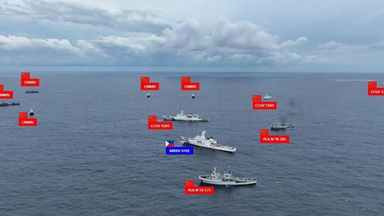 சீனக் கப்பல்களின் ஆபத்தான சூழ்ச்சி: பிலிப்பைன்ஸ் கடலோரக் காவல்படை அதிர்ச்சி சீனக் கப்பல்களின் ஆபத்தான சூழ்ச்சி: பிலிப்பைன்ஸ் கடலோரக் காவல்படை அதிர்ச்சி