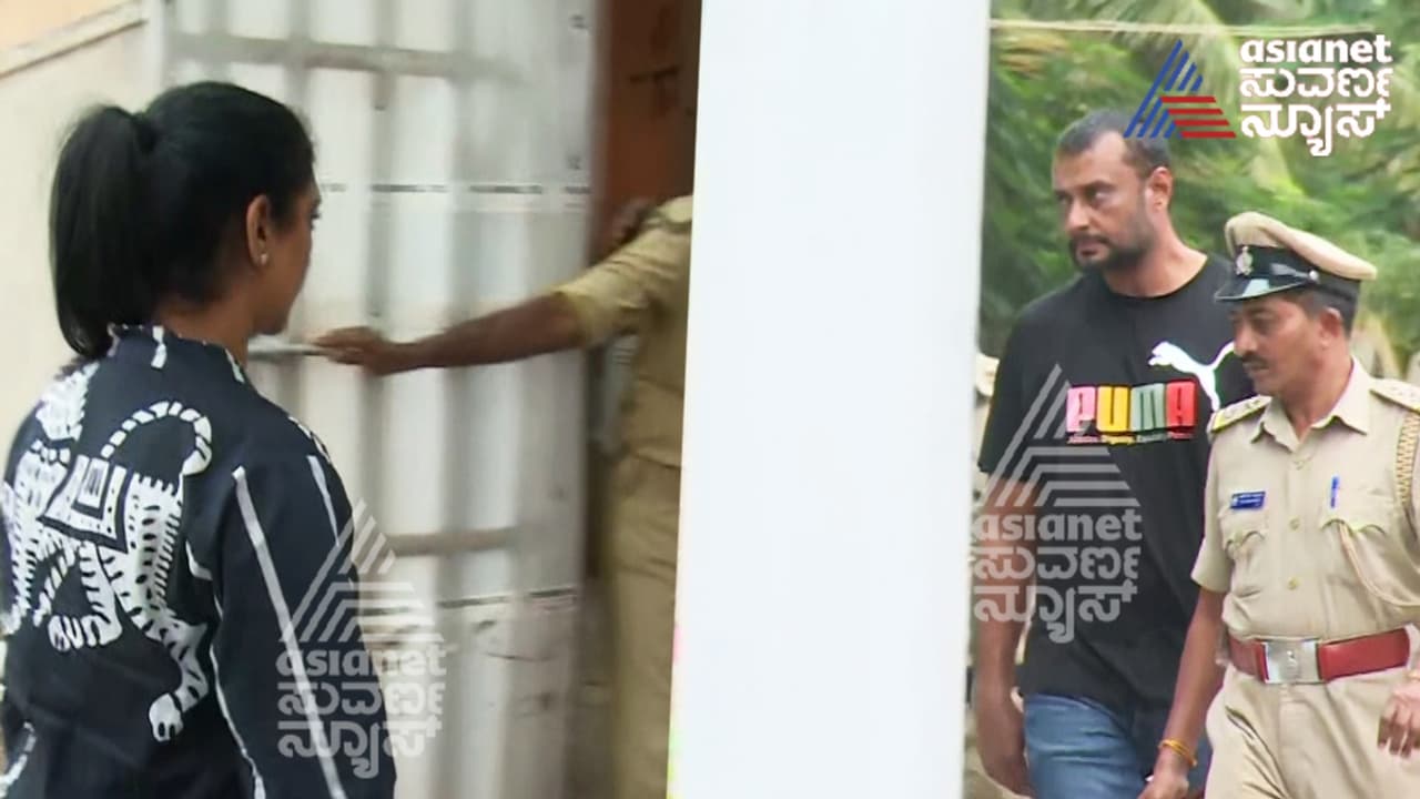 ಬಿಸ್ಕತ್, ಡ್ರೈ ಫ್ರೂಟ್ಸ್, ಬಟ್ಟೆಯೊಂದಿಗೆ ದರ್ಶನ್ ನೋಡಲು ಬಳ್ಳಾರಿ ಜೈಲಿಗೆ ಹೋದ ಪತ್ನಿ