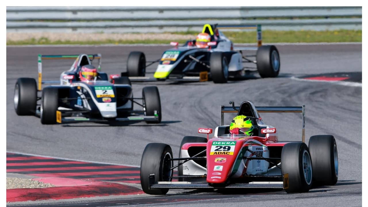 Formula 4: போட்டி தொடங்கும் முன்பே உயிர்பலி உதவி ஆணையர் உயிரிழப்பு