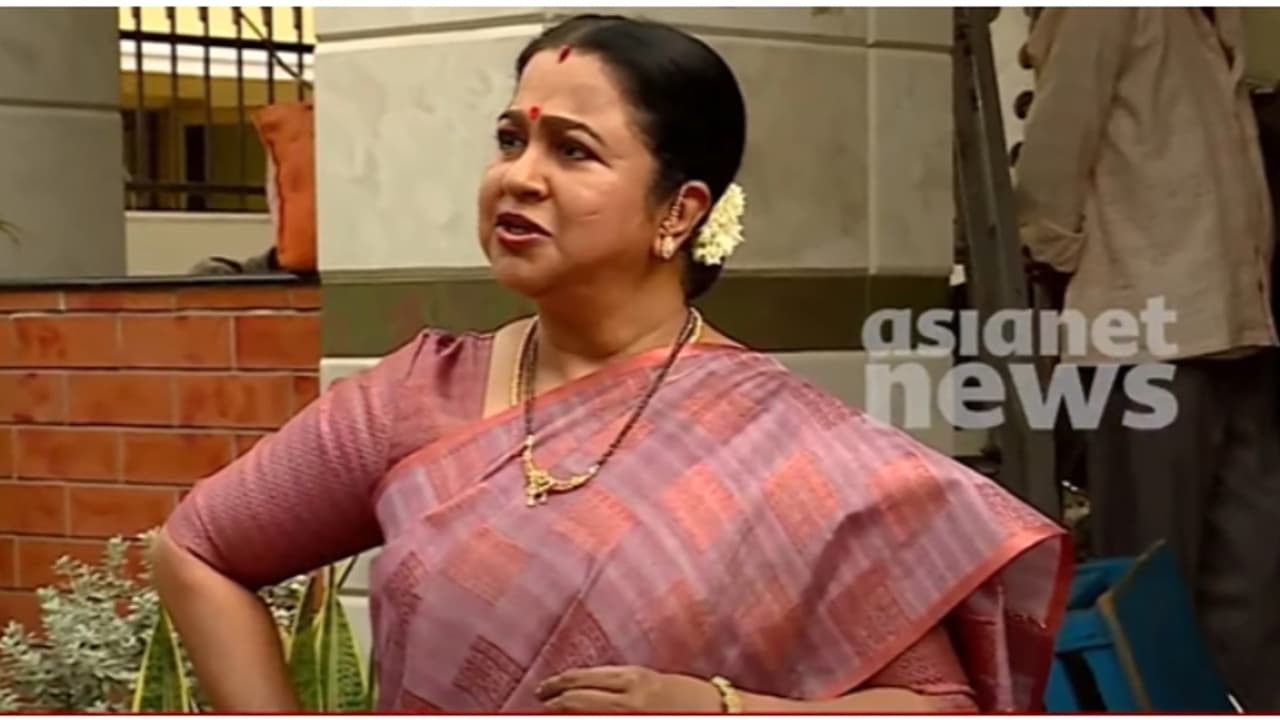 'കാരവനിൽ ക്യാമറ', രാധികയുടെ ആരോപണത്തിൽ നടപടി, കേസെടുക്കാൻ പൊലീസ് നീക്കം; കാരവൻ ഉടമകളുടെ യോഗം വിളിച്ച് ഫെഫ്ക