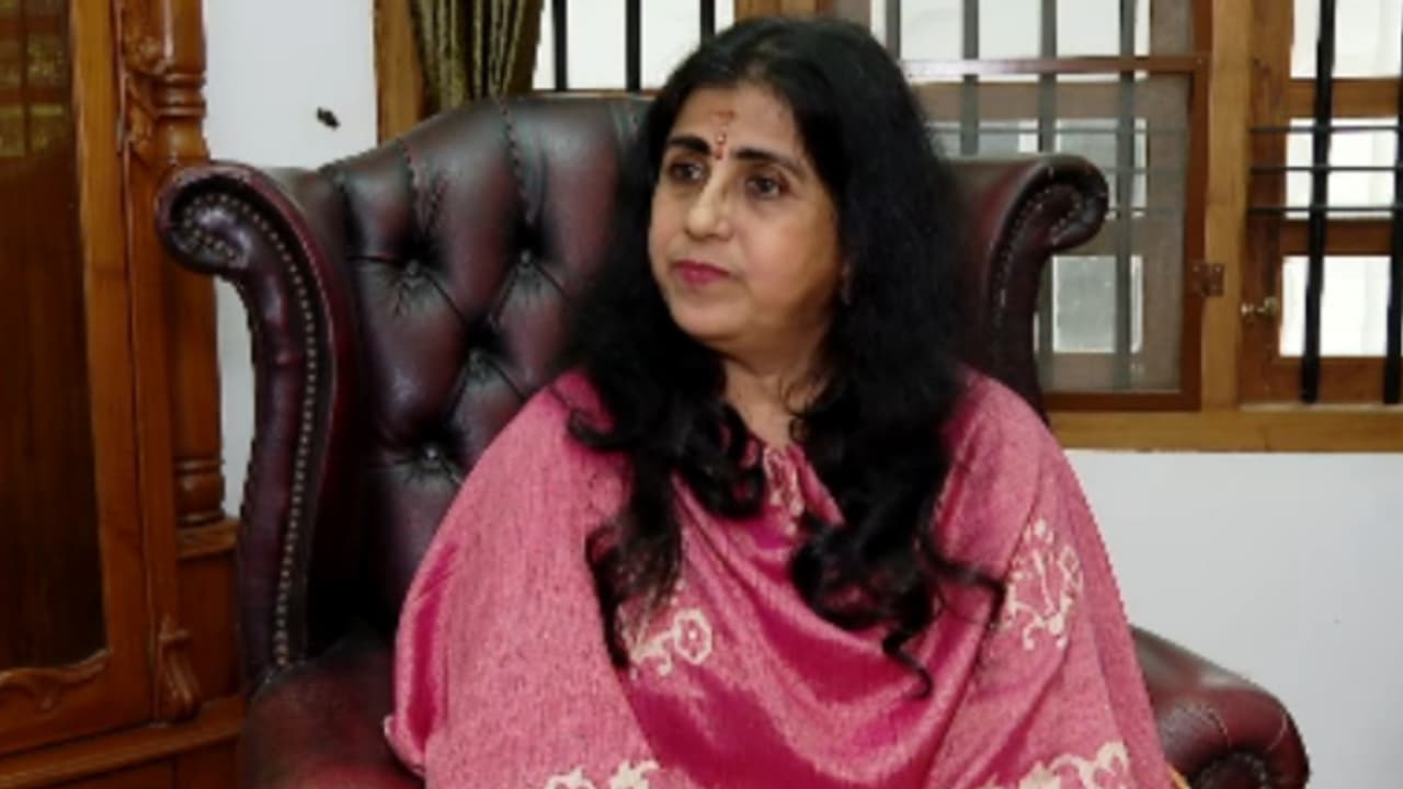 ಕೇರಳ ಕಾಂಗ್ರೆಸ್ಸಲ್ಲೂ ಚಿತ್ರರಂಗ ರೀತಿ ಸೆಕ್ಸ್ ದಂಧೆ: 'ಕೈ' ನಾಯಕಿ ಸಿಮಿ ರೋಸ್