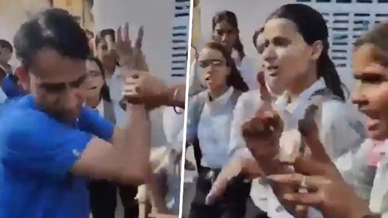 'Say I love you, then will recharge': Schoolgirls thrash lewd shopkeeper in Rajasthan; WATCH viral videos 'Say I love you, then will recharge': Schoolgirls thrash lewd shopkeeper in Rajasthan; WATCH viral videos