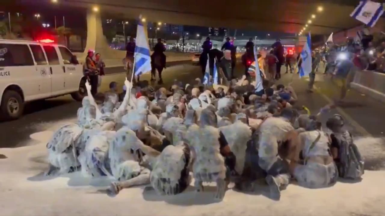 Massive protests sweep Israel after 6 hostages killed in Gaza; dramatic videos surface (WATCH)