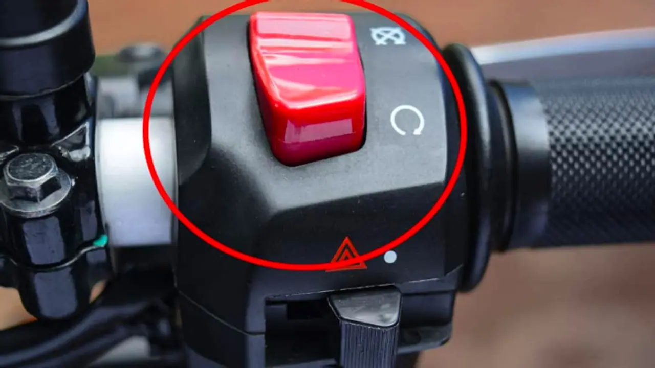 കള്ളന്മാരെപ്പോലും കബളിപ്പിക്കും ബൈക്കുകളിലെ ഈ 'മാന്ത്രിക ബട്ടൺ'! എങ്ങനെയെന്ന് അറിയാമോ? കള്ളന്മാരെപ്പോലും കബളിപ്പിക്കും ബൈക്കുകളിലെ ഈ 'മാന്ത്രിക ബട്ടൺ'! എങ്ങനെയെന്ന് അറിയാമോ?