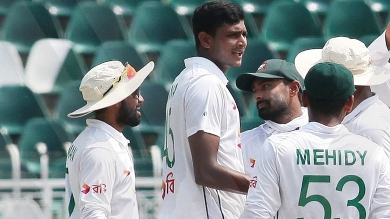 Nahid Rana's triple strike break Pakistan's middle order 