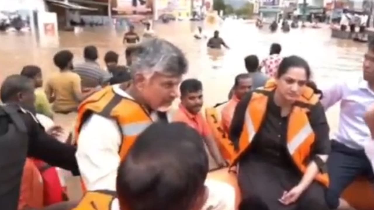 രൂക്ഷമായ മഴക്കെടുതി, മരണസംഖ്യ ഉയർന്നു, ആന്ധ്രയിലും തെലങ്കാനയിലും ഗുരുതര സാഹചര്യം, മരിച്ചവരിൽ യുവ ശാസ്ത്രജ്ഞയും