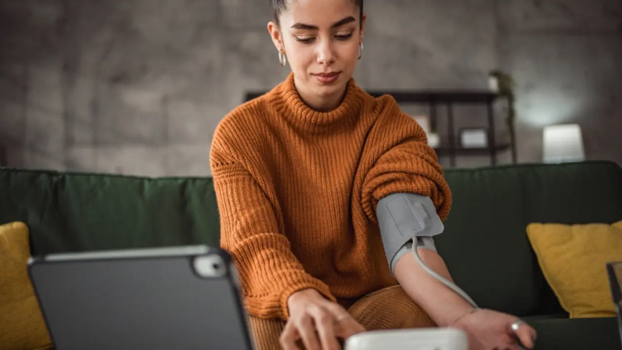 ബിപിയുണ്ടോ? ഈ അഞ്ച് കാര്യങ്ങള് മാത്രം ചെയ്താല് മതി, കുറയ്ക്കാം ബിപിയുണ്ടോ? ഈ അഞ്ച് കാര്യങ്ങള് മാത്രം ചെയ്താല് മതി, കുറയ്ക്കാം